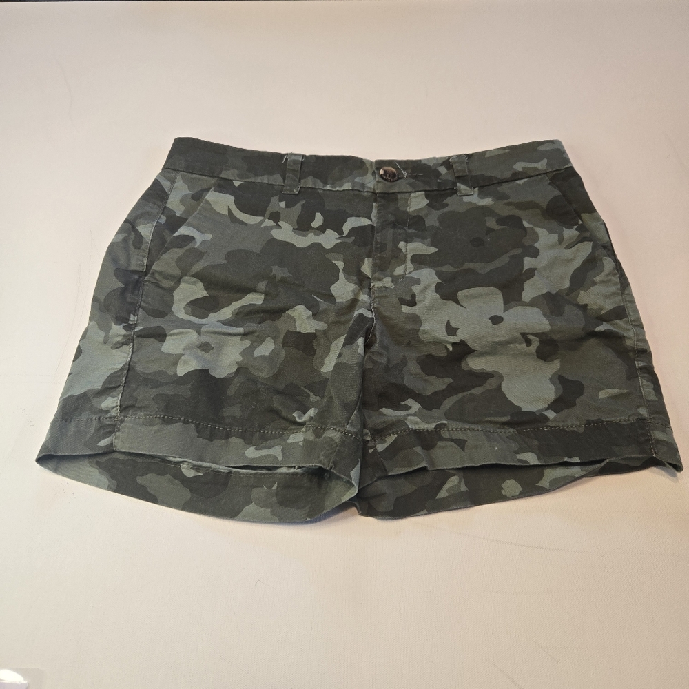 Old‎ Navy Everyday Midrise Camo Shorts
